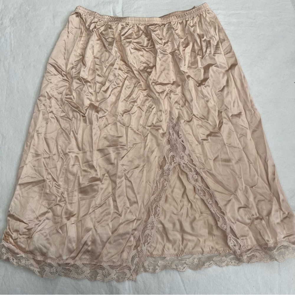 Vintage Vanity Fair Tan Lace Short Slip
